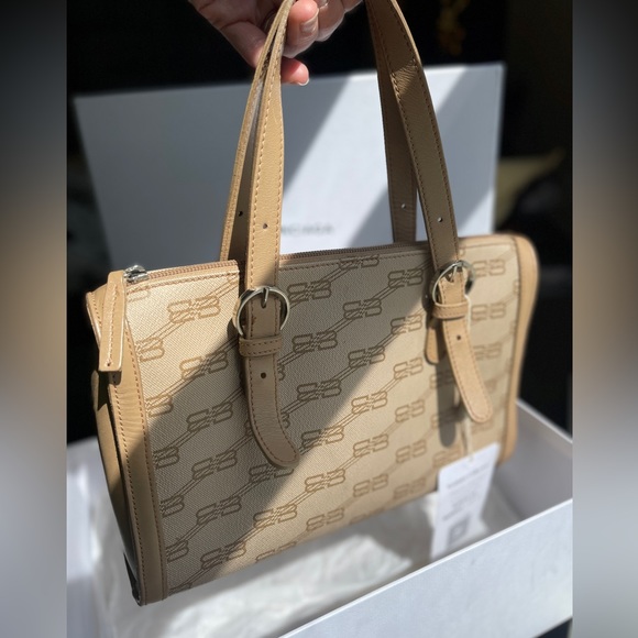 BB Signature Canvas Tote Bag in Beige - Balenciaga